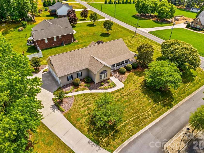 101 Devonshire Lane, Salisbury, NC 28146.  MLS# CAR4383089, YatesRealty ID 26945. 