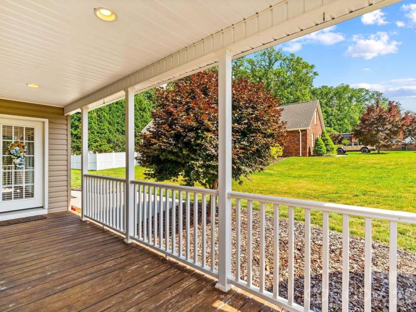 101 Devonshire Lane, Salisbury, NC 28146.  MLS# CAR4383089, YatesRealty ID 26945. 
