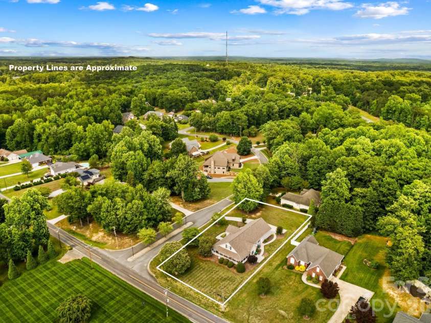 101 Devonshire Lane, Salisbury, NC 28146.  MLS# CAR4383089, YatesRealty ID 26945. 