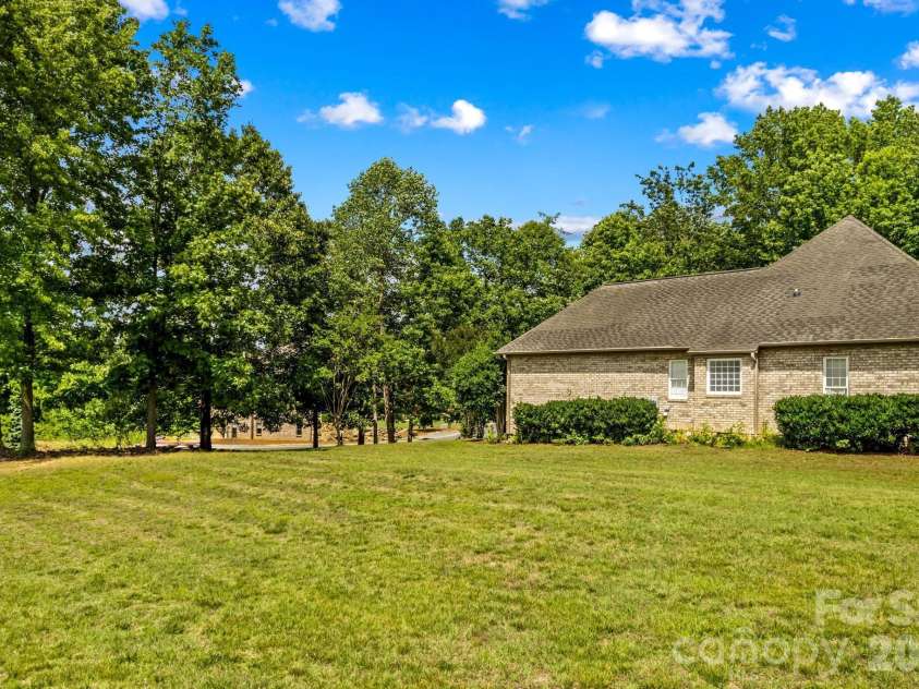 101 Devonshire Lane, Salisbury, NC 28146.  MLS# CAR4383089, YatesRealty ID 26945. 