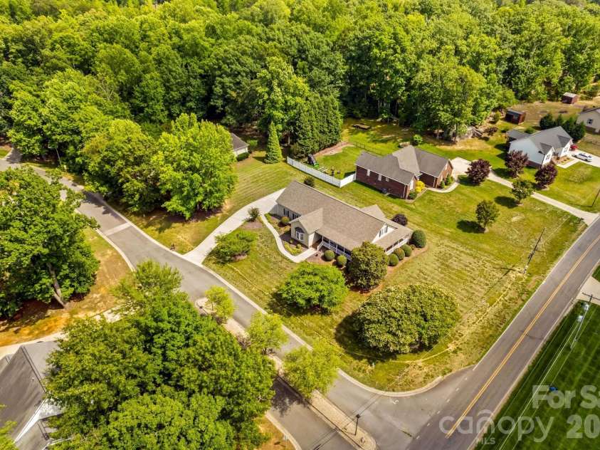 101 Devonshire Lane, Salisbury, NC 28146.  MLS# CAR4383089, YatesRealty ID 26945. 