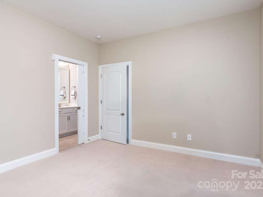 17745 Morehampton Avenue, Cornelius, NC 28031.  MLS# CAR4275439, YatesRealty ID 26945. 