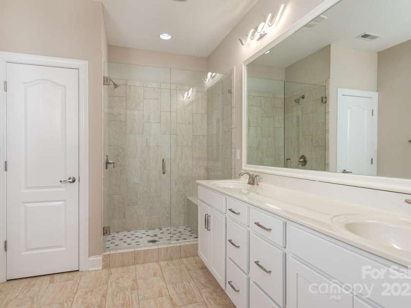 17745 Morehampton Avenue, Cornelius, NC 28031.  MLS# CAR4275439, YatesRealty ID 26945. 