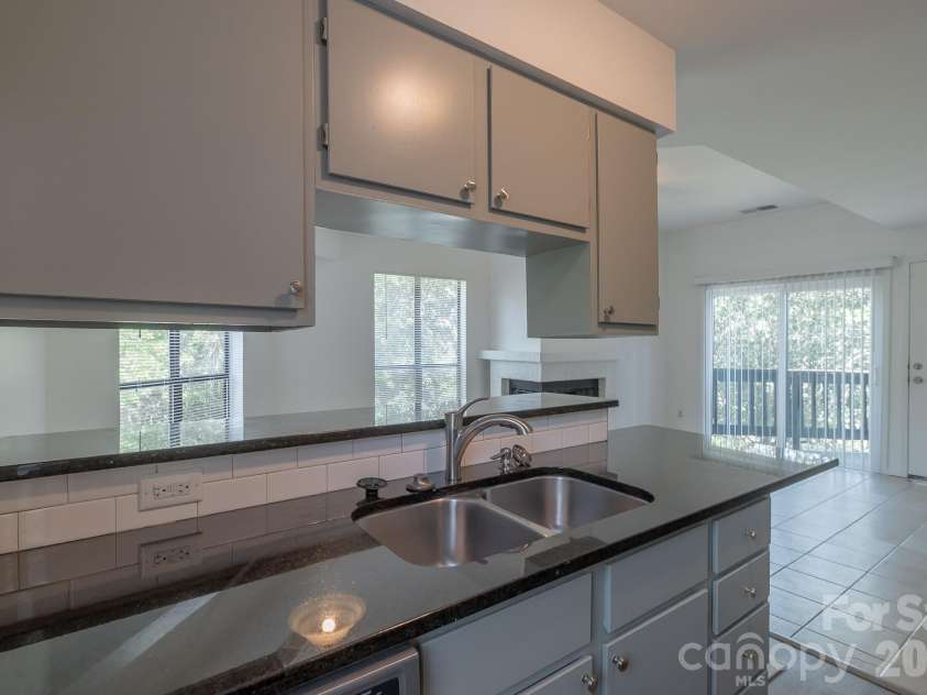 8216 Cedar Glen Drive, Charlotte, NC 28212.  MLS# CAR4386826, YatesRealty ID 26946. 