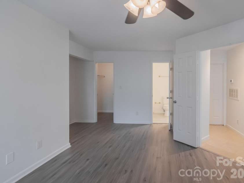 8216 Cedar Glen Drive, Charlotte, NC 28212.  MLS# CAR4386826, YatesRealty ID 26946. 