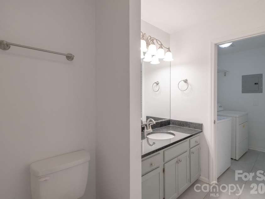 8216 Cedar Glen Drive, Charlotte, NC 28212.  MLS# CAR4386826, YatesRealty ID 26946. 