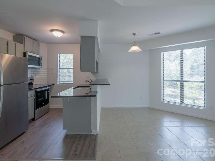 8216 Cedar Glen Drive, Charlotte, NC 28212.  MLS# CAR4386826, YatesRealty ID 26946. 
