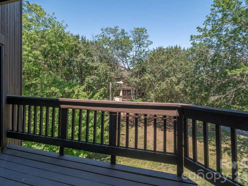 8216 Cedar Glen Drive, Charlotte, NC 28212.  MLS# CAR4386826, YatesRealty ID 26946. 