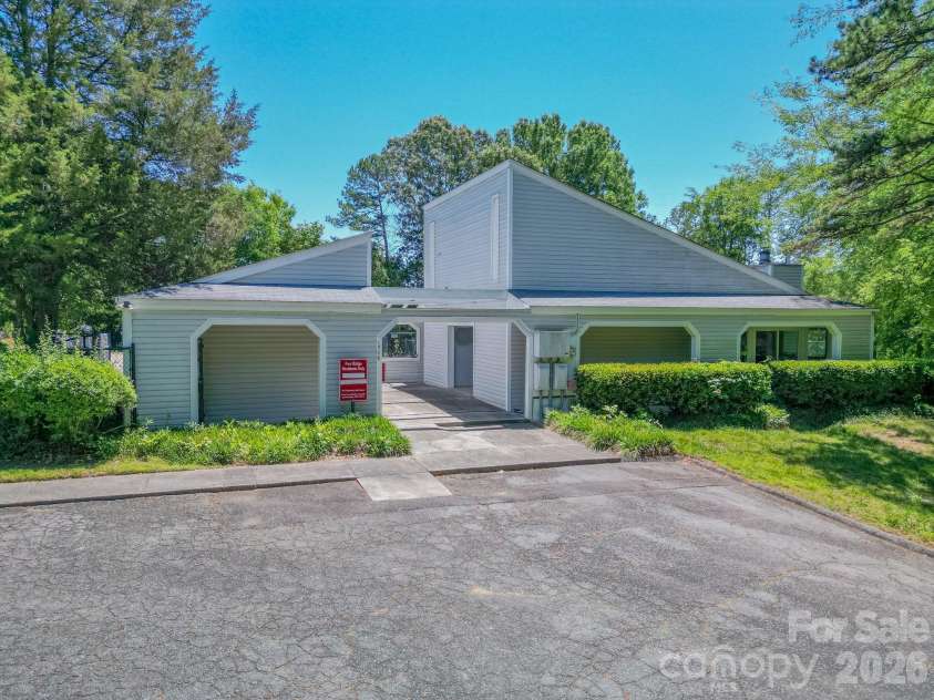 8216 Cedar Glen Drive, Charlotte, NC 28212.  MLS# CAR4386826, YatesRealty ID 26946. 