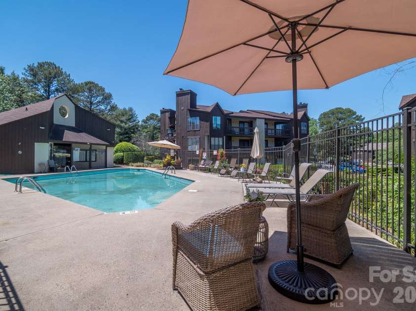 8216 Cedar Glen Drive, Charlotte, NC 28212.  MLS# CAR4386826, YatesRealty ID 26946. 
