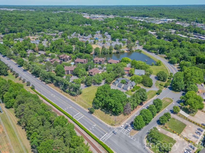 8216 Cedar Glen Drive, Charlotte, NC 28212.  MLS# CAR4386826, YatesRealty ID 26946. 