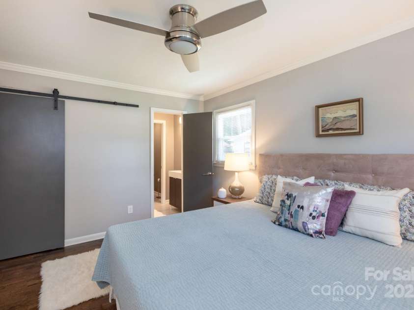 1114 Urban Place, Charlotte, NC 28209.  MLS# CAR4271439, YatesRealty ID 26947. 