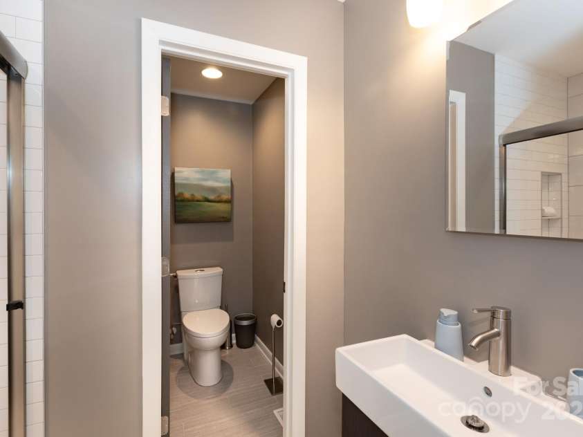 1114 Urban Place, Charlotte, NC 28209.  MLS# CAR4271439, YatesRealty ID 26947. 