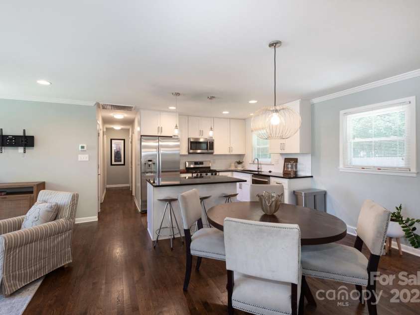 1114 Urban Place, Charlotte, NC 28209.  MLS# CAR4271439, YatesRealty ID 26947. 