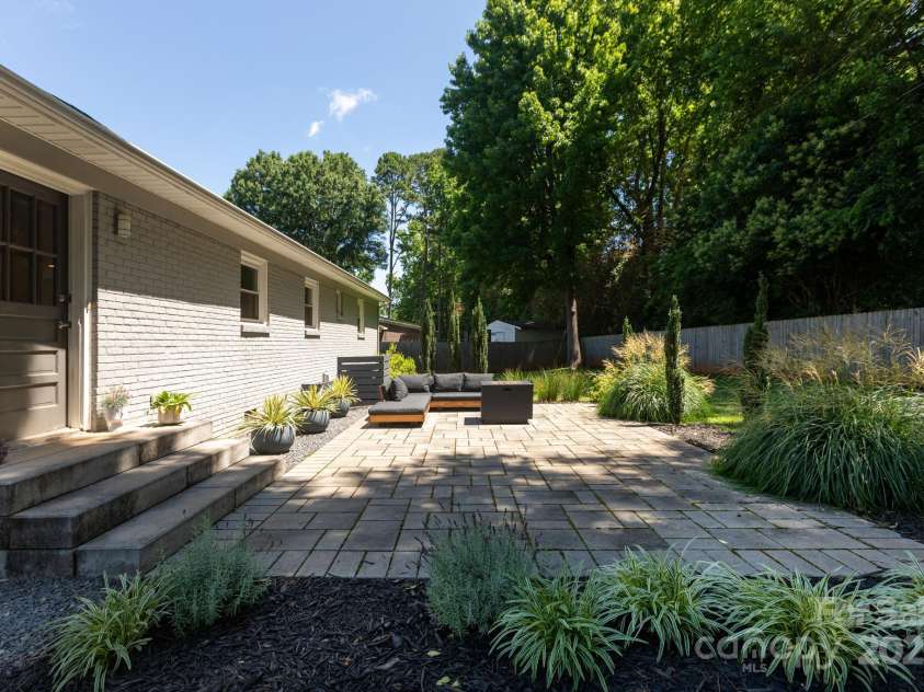 1114 Urban Place, Charlotte, NC 28209.  MLS# CAR4271439, YatesRealty ID 26947. 