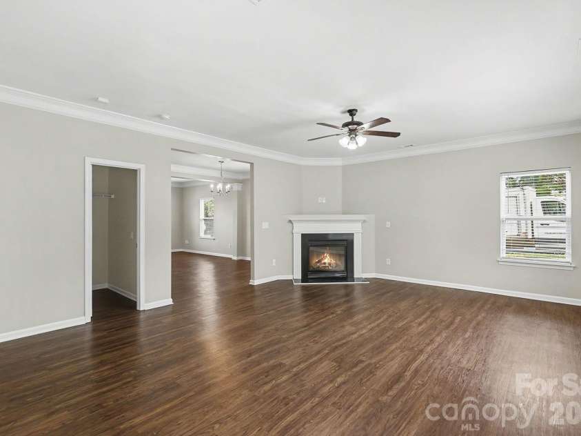 5618 Stowe Derby Drive, Charlotte, NC 28278.  MLS# CAR4383450, YatesRealty ID 26947. 