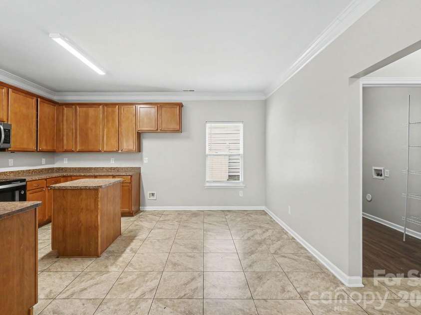 5618 Stowe Derby Drive, Charlotte, NC 28278.  MLS# CAR4383450, YatesRealty ID 26947. 