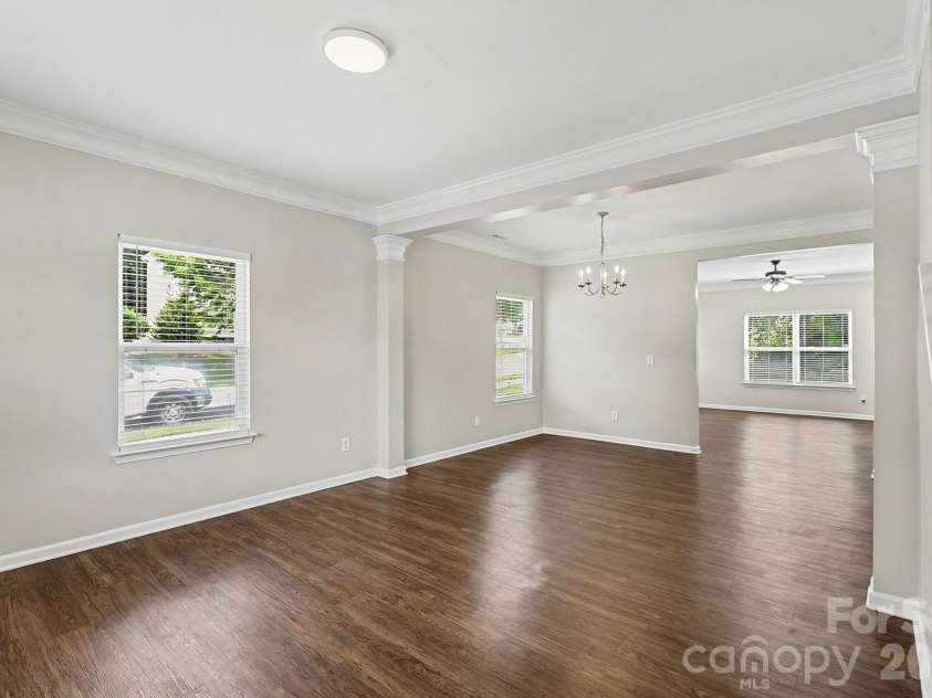 5618 Stowe Derby Drive, Charlotte, NC 28278.  MLS# CAR4383450, YatesRealty ID 26947. 