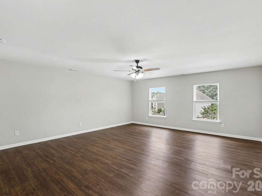 5618 Stowe Derby Drive, Charlotte, NC 28278.  MLS# CAR4383450, YatesRealty ID 26947. 