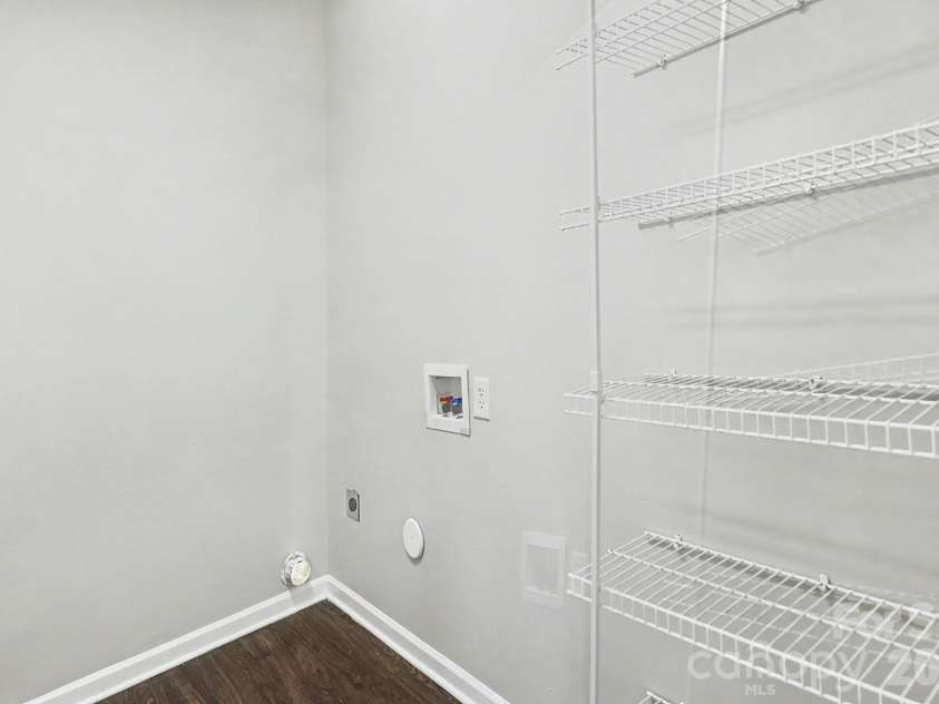 5618 Stowe Derby Drive, Charlotte, NC 28278.  MLS# CAR4383450, YatesRealty ID 26947. 