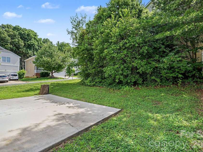5618 Stowe Derby Drive, Charlotte, NC 28278.  MLS# CAR4383450, YatesRealty ID 26947. 