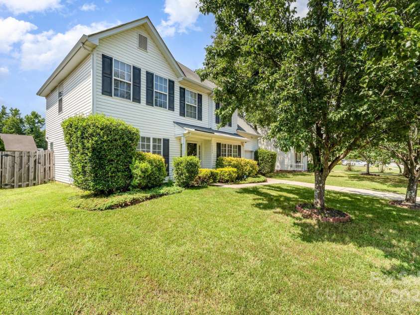 10506 Gold Pan Road, Charlotte, NC 28215.  MLS# CAR4280921, YatesRealty ID 26948. 