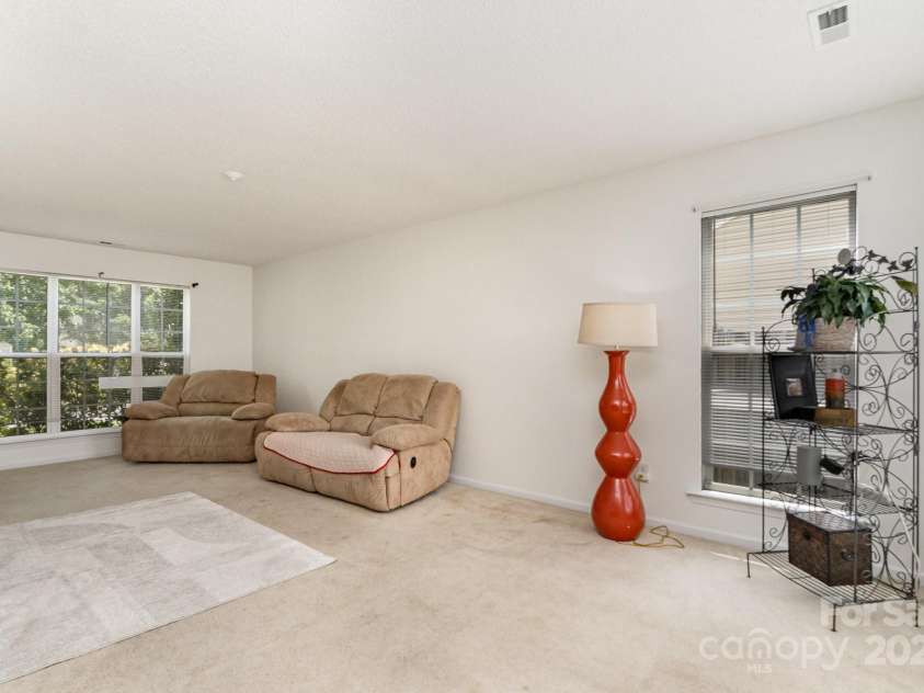 10506 Gold Pan Road, Charlotte, NC 28215.  MLS# CAR4280921, YatesRealty ID 26948. 