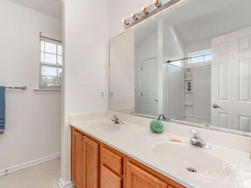 10506 Gold Pan Road, Charlotte, NC 28215.  MLS# CAR4280921, YatesRealty ID 26948. 