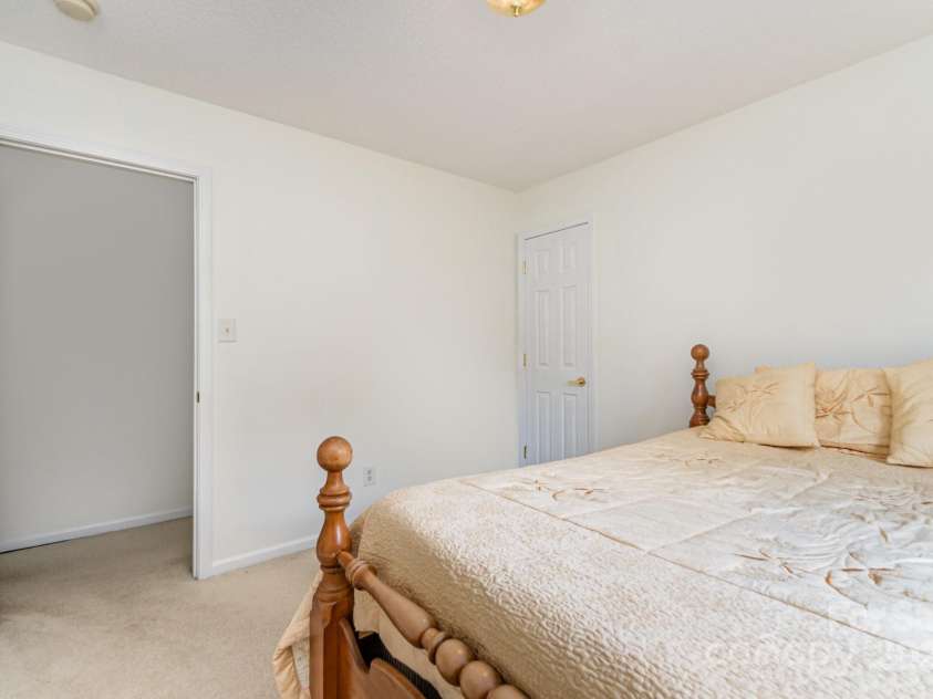 10506 Gold Pan Road, Charlotte, NC 28215.  MLS# CAR4280921, YatesRealty ID 26948. 