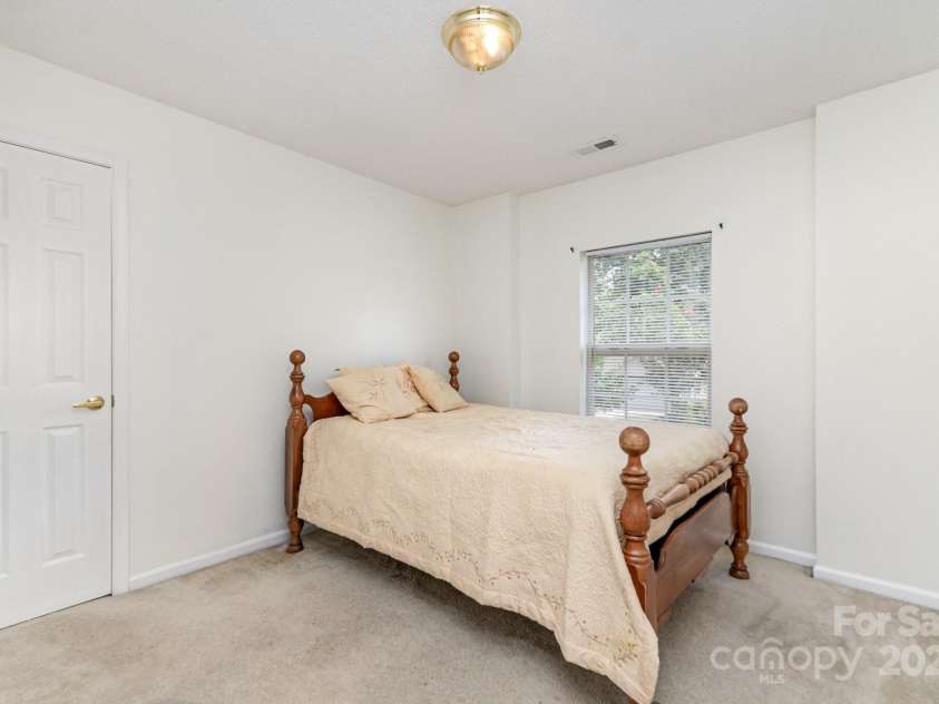 10506 Gold Pan Road, Charlotte, NC 28215.  MLS# CAR4280921, YatesRealty ID 26948. 
