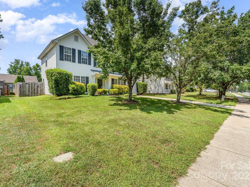 10506 Gold Pan Road, Charlotte, NC 28215.  MLS# CAR4280921, YatesRealty ID 26948. Mature landscaping