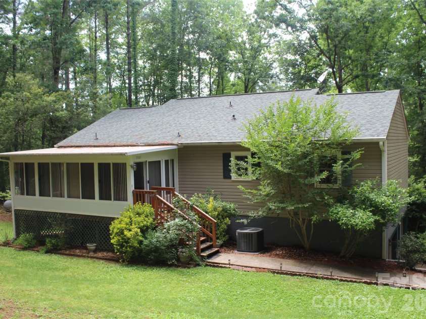 3505 Nelson Lane, Morganton, NC 28655.  MLS# CAR4386370, YatesRealty ID 26948. 