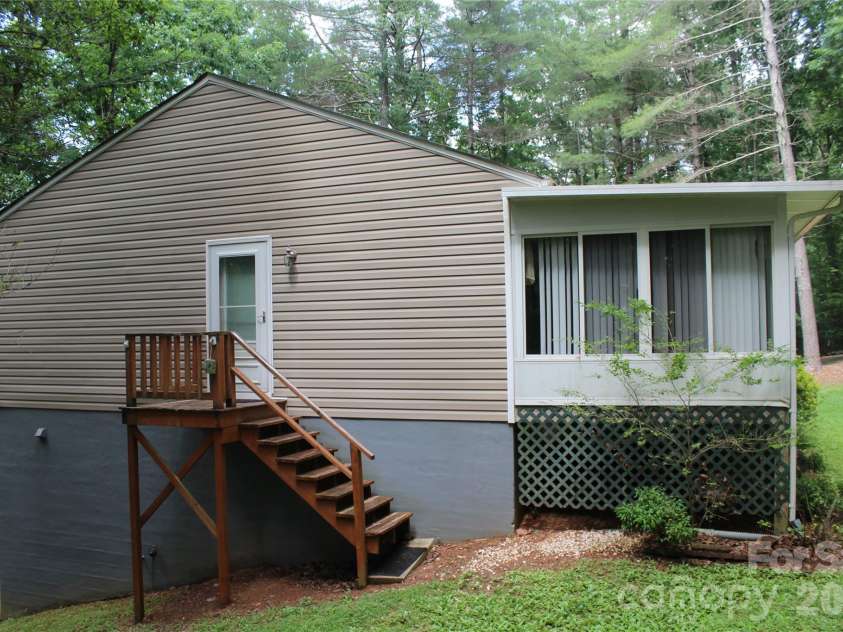 3505 Nelson Lane, Morganton, NC 28655.  MLS# CAR4386370, YatesRealty ID 26948. 