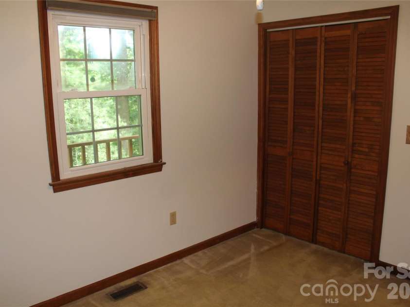3505 Nelson Lane, Morganton, NC 28655.  MLS# CAR4386370, YatesRealty ID 26948. 