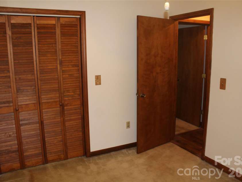 3505 Nelson Lane, Morganton, NC 28655.  MLS# CAR4386370, YatesRealty ID 26948. 