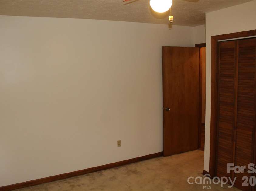 3505 Nelson Lane, Morganton, NC 28655.  MLS# CAR4386370, YatesRealty ID 26948. 