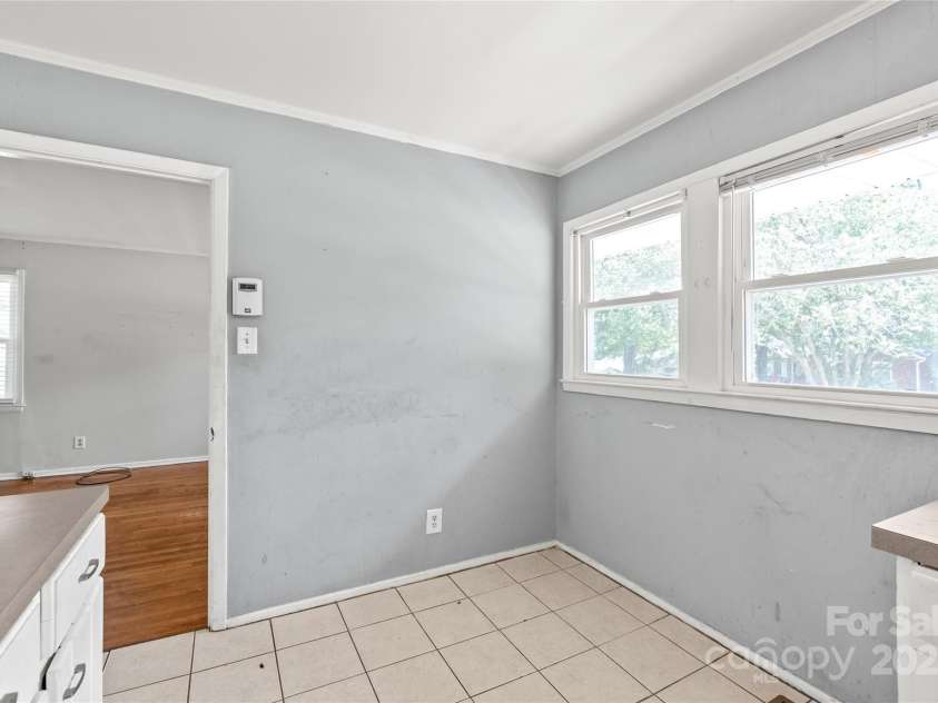 105 Willetta Drive, Charlotte, NC 28217.  MLS# CAR4281908, YatesRealty ID 26949. 