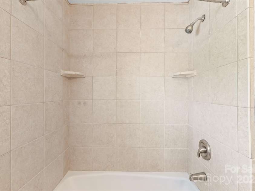 105 Willetta Drive, Charlotte, NC 28217.  MLS# CAR4281908, YatesRealty ID 26949. 