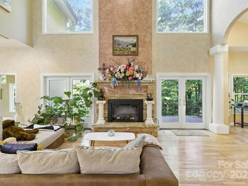 652 Avery Creek Road, Arden, NC 28704.  MLS# CAR4282113, YatesRealty ID 2695. 