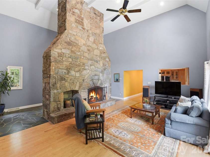 3091 US 441 Highway, Sylva, NC 28779.  MLS# CAR4388513, YatesRealty ID 26950. 