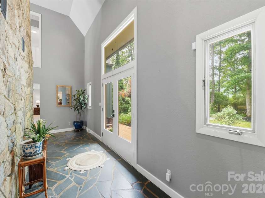 3091 US 441 Highway, Sylva, NC 28779.  MLS# CAR4388513, YatesRealty ID 26950. 