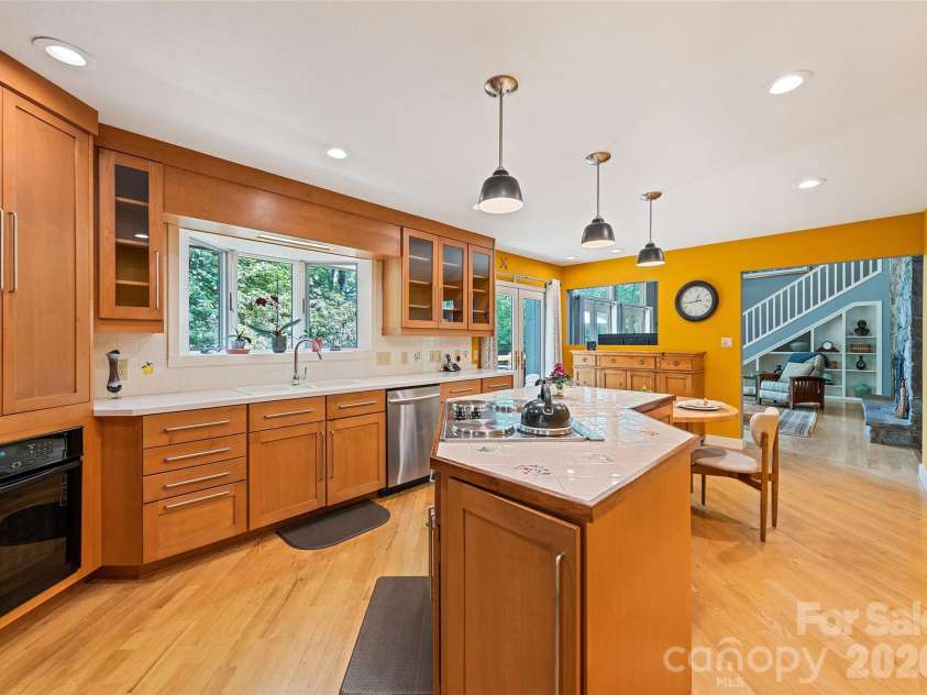 3091 US 441 Highway, Sylva, NC 28779.  MLS# CAR4388513, YatesRealty ID 26950. 