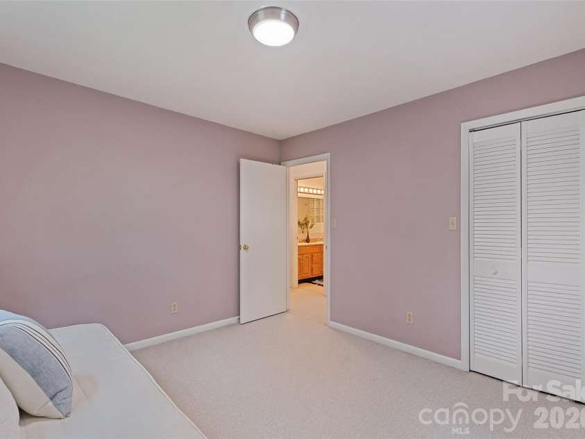 3091 US 441 Highway, Sylva, NC 28779.  MLS# CAR4388513, YatesRealty ID 26950. 