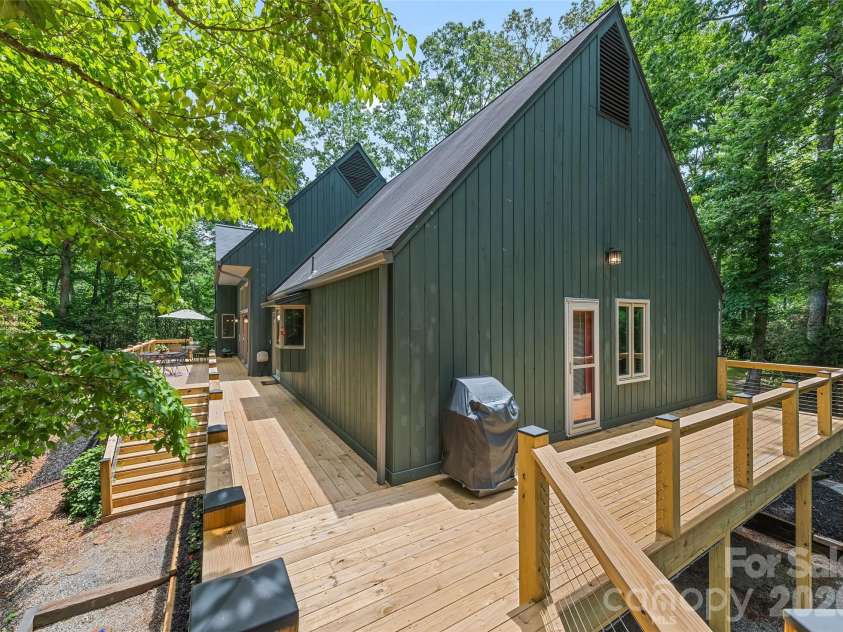 3091 US 441 Highway, Sylva, NC 28779.  MLS# CAR4388513, YatesRealty ID 26950. 