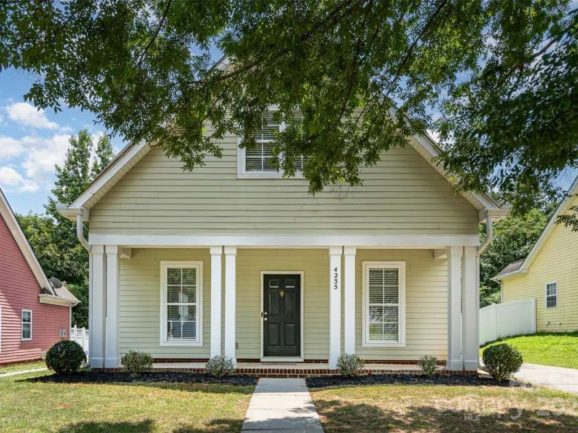 4235 Spring Oak Drive, Charlotte, NC 28208.  MLS# CAR4271926, YatesRealty ID 26950. 
