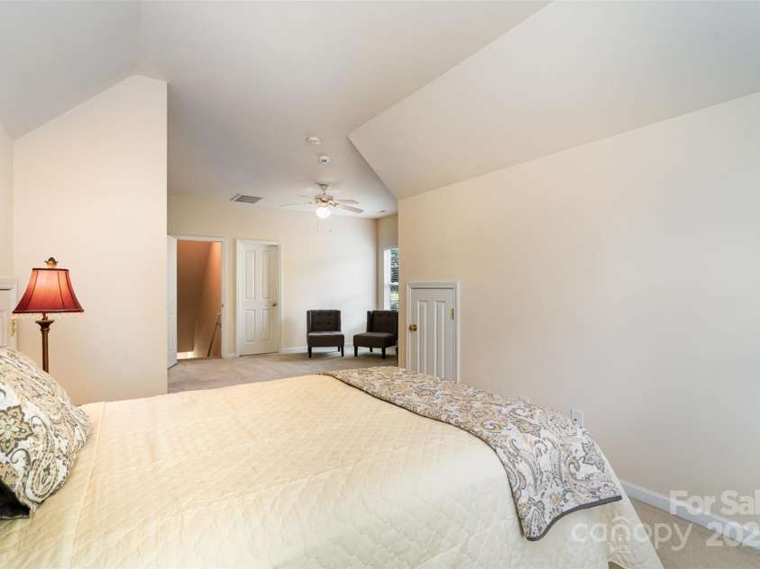 4235 Spring Oak Drive, Charlotte, NC 28208.  MLS# CAR4271926, YatesRealty ID 26950. 