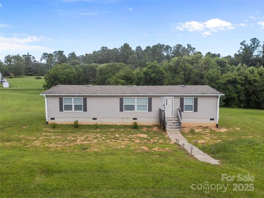1291 Pace Road, Hendersonville, NC 28792.  MLS# CAR4282574, YatesRealty ID 26951. 