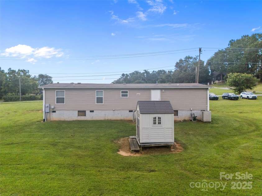 1291 Pace Road, Hendersonville, NC 28792.  MLS# CAR4282574, YatesRealty ID 26951. 