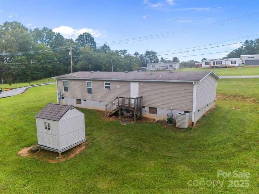 1291 Pace Road, Hendersonville, NC 28792.  MLS# CAR4282574, YatesRealty ID 26951. 