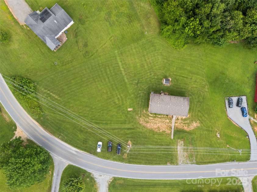 1291 Pace Road, Hendersonville, NC 28792.  MLS# CAR4282574, YatesRealty ID 26951. 